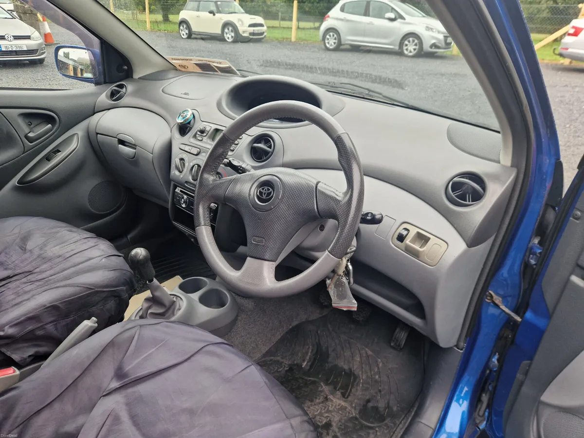 Toyota Yaris  LUNA 2002 - Image 5