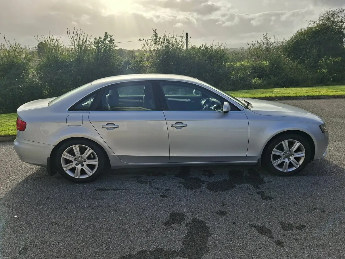 Audi A4 2011 - Image 2