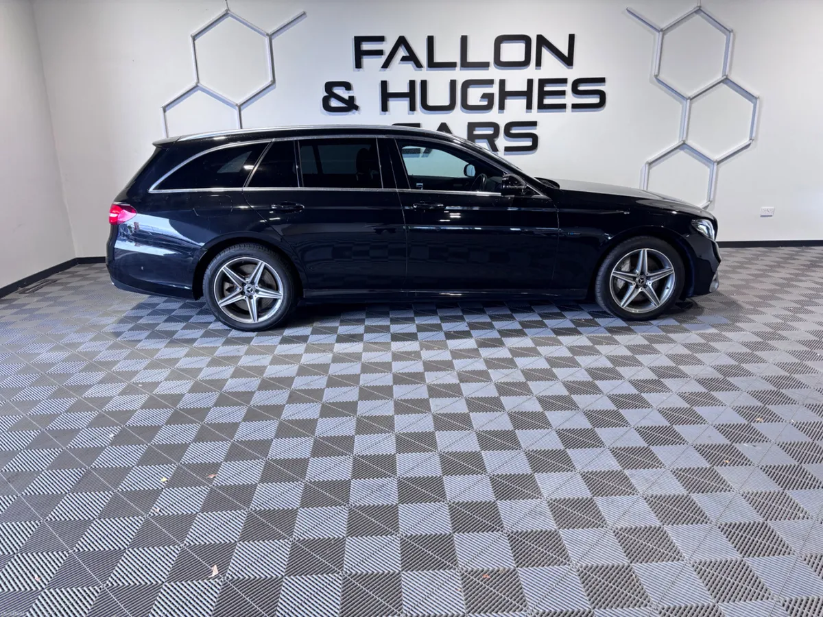 MERCEDES-BENZ E CLASS E300de AMG 306BHP ESTATE - Image 4
