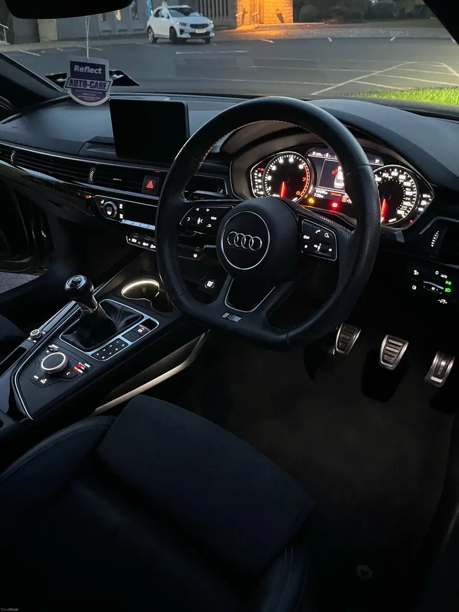 1.4L PETROL AUDI A4 S-LINE BLACK EDITION - Image 4