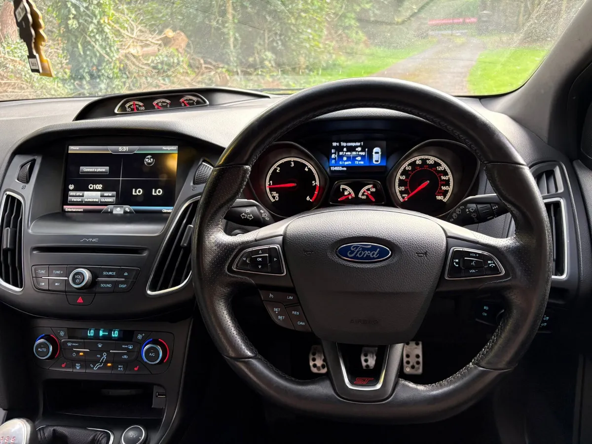 152 Ford Focus ST 2.0L, NCT to March 2027! - Image 6