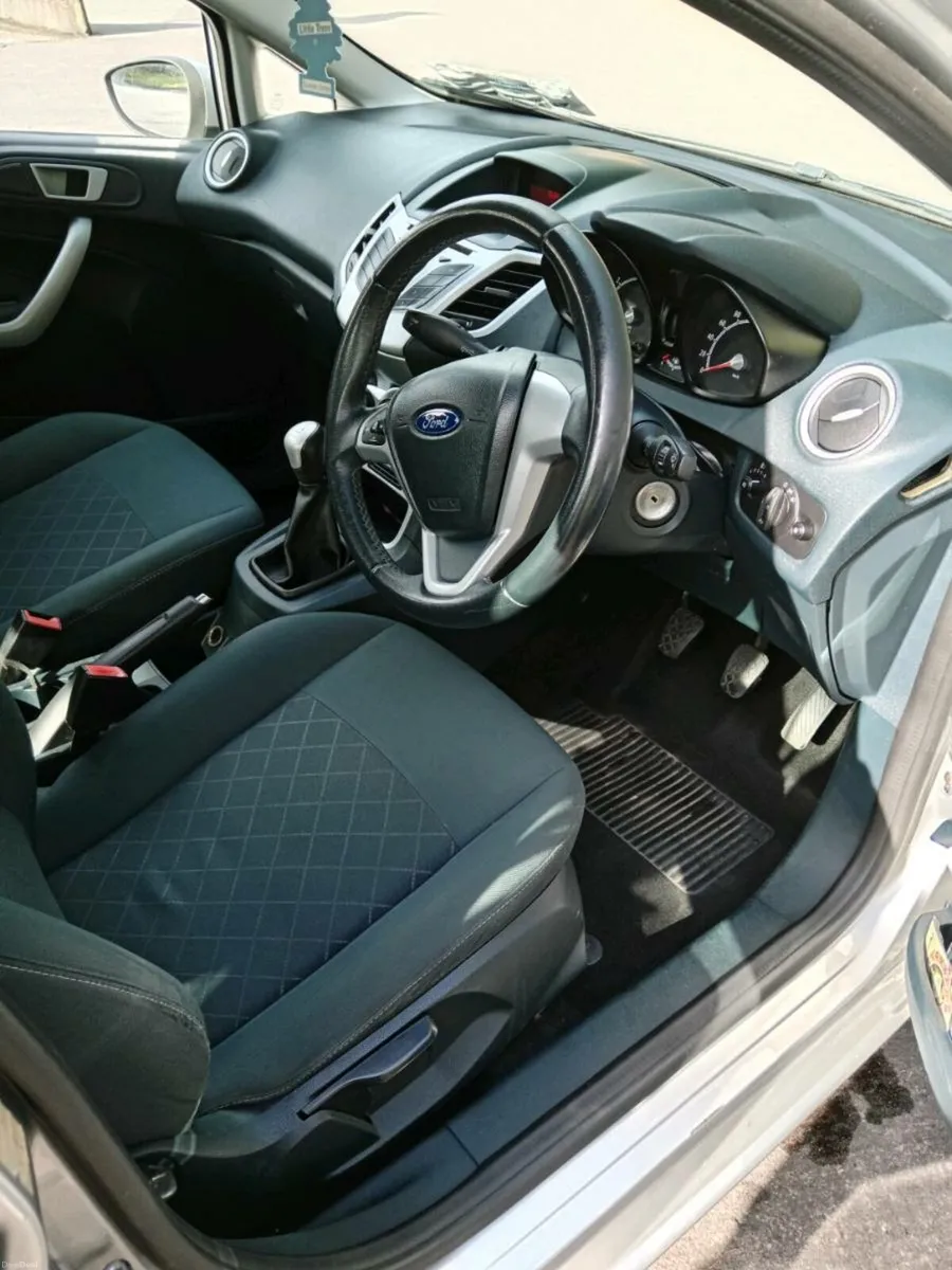 Ford Fiesta 1.2 petrol - Image 2