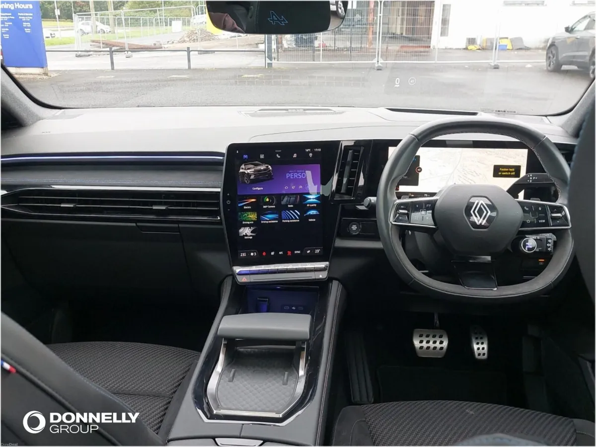 Renault Austral Estate Iconic Esprit Alpine - Image 4