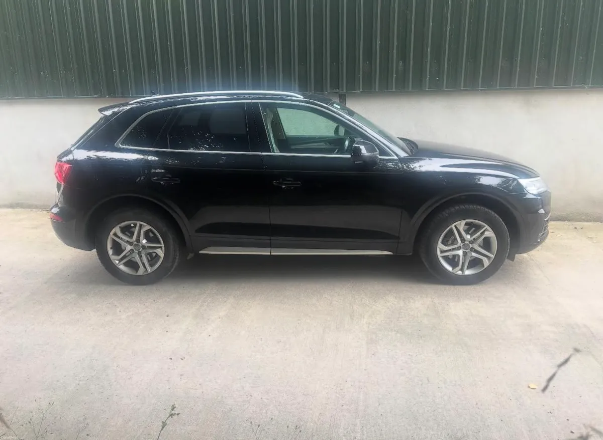 Audi Q5 - Image 2