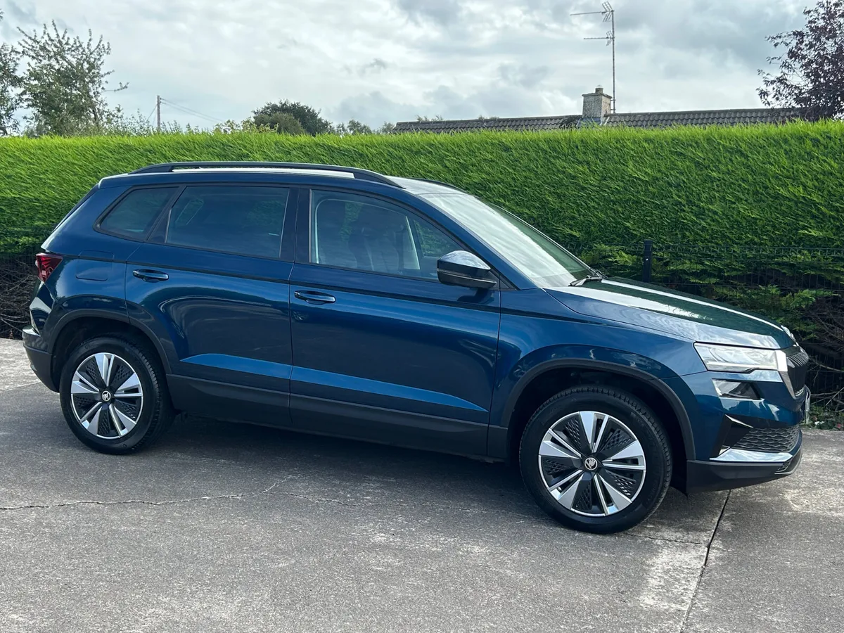 22 Skoda Karoq 1.6 tdi Se Drive €24250 inc Vrt - Image 2