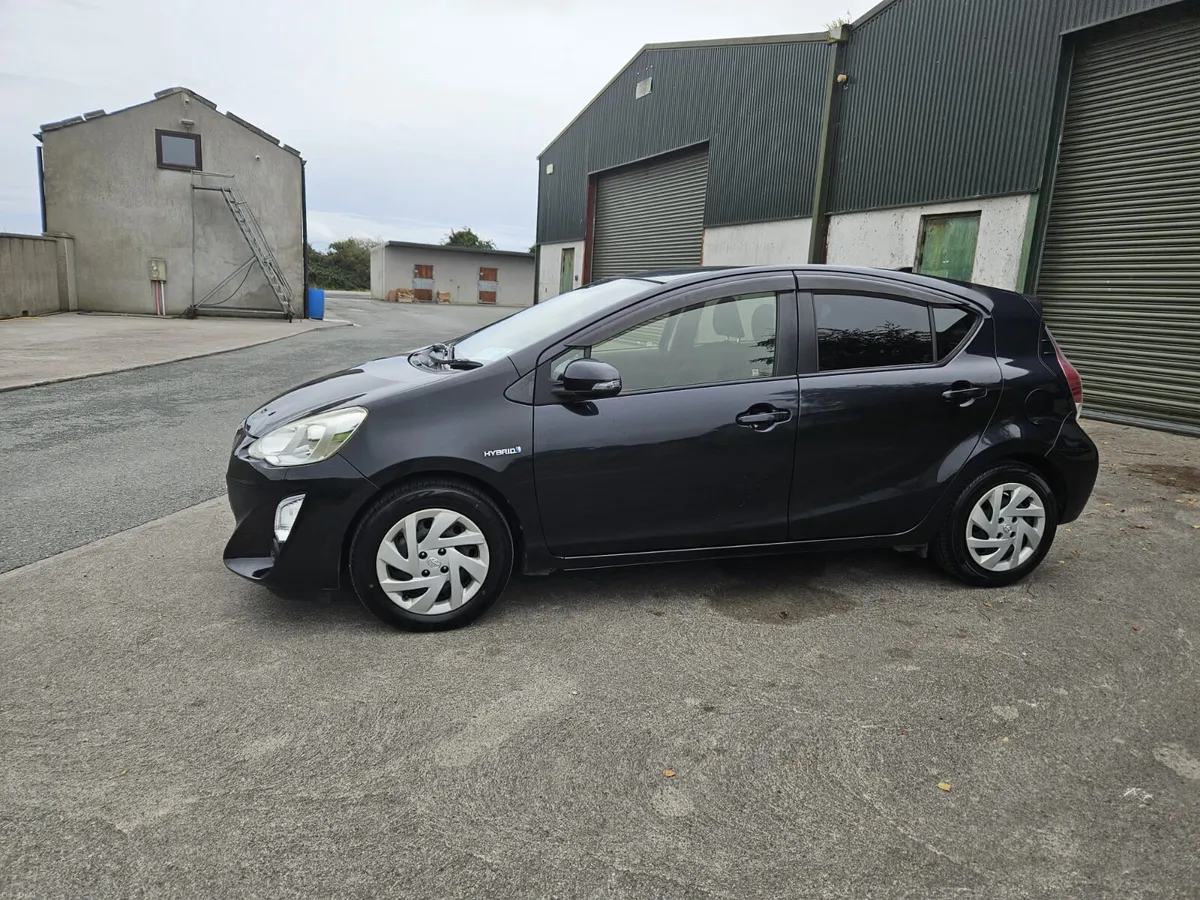 DEPOSIT TAKEN Toyota Aqua 2015/AUTO - Image 2