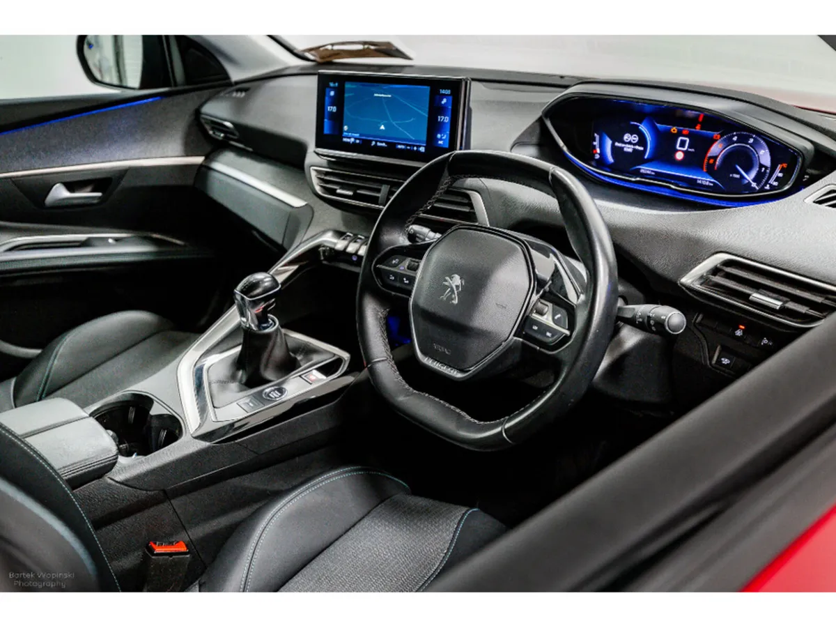 Peugeot 3008 Allure 1.5 Diesel 130HP - Image 2