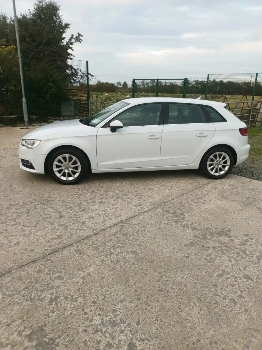 2014 AUDI A3 - Image 4