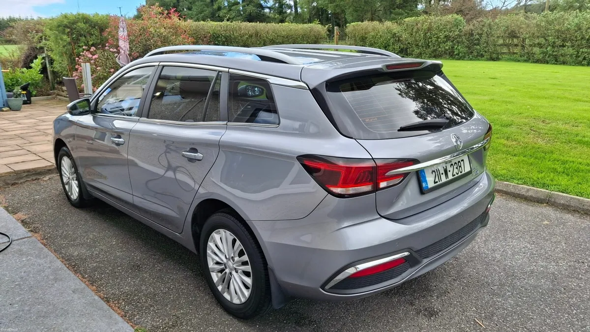 2021 MG5 Exclusive EV – MG Serviced – 97% Battery - Image 4