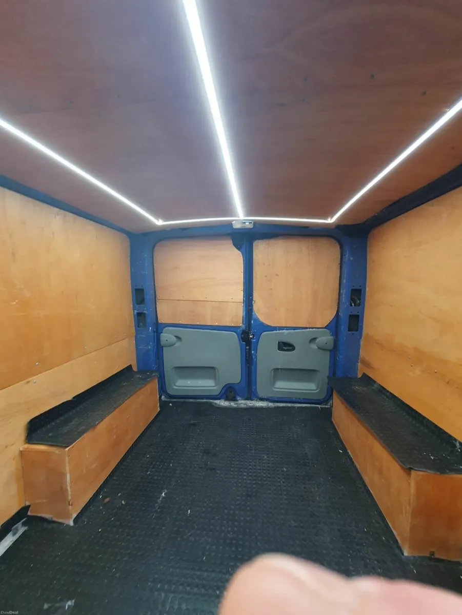 Renault Trafic 2012 - Image 2