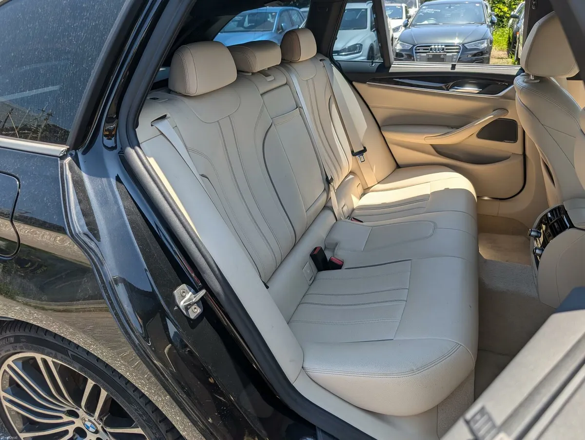 BMW 530i M Sport Touring 2019 - Image 3