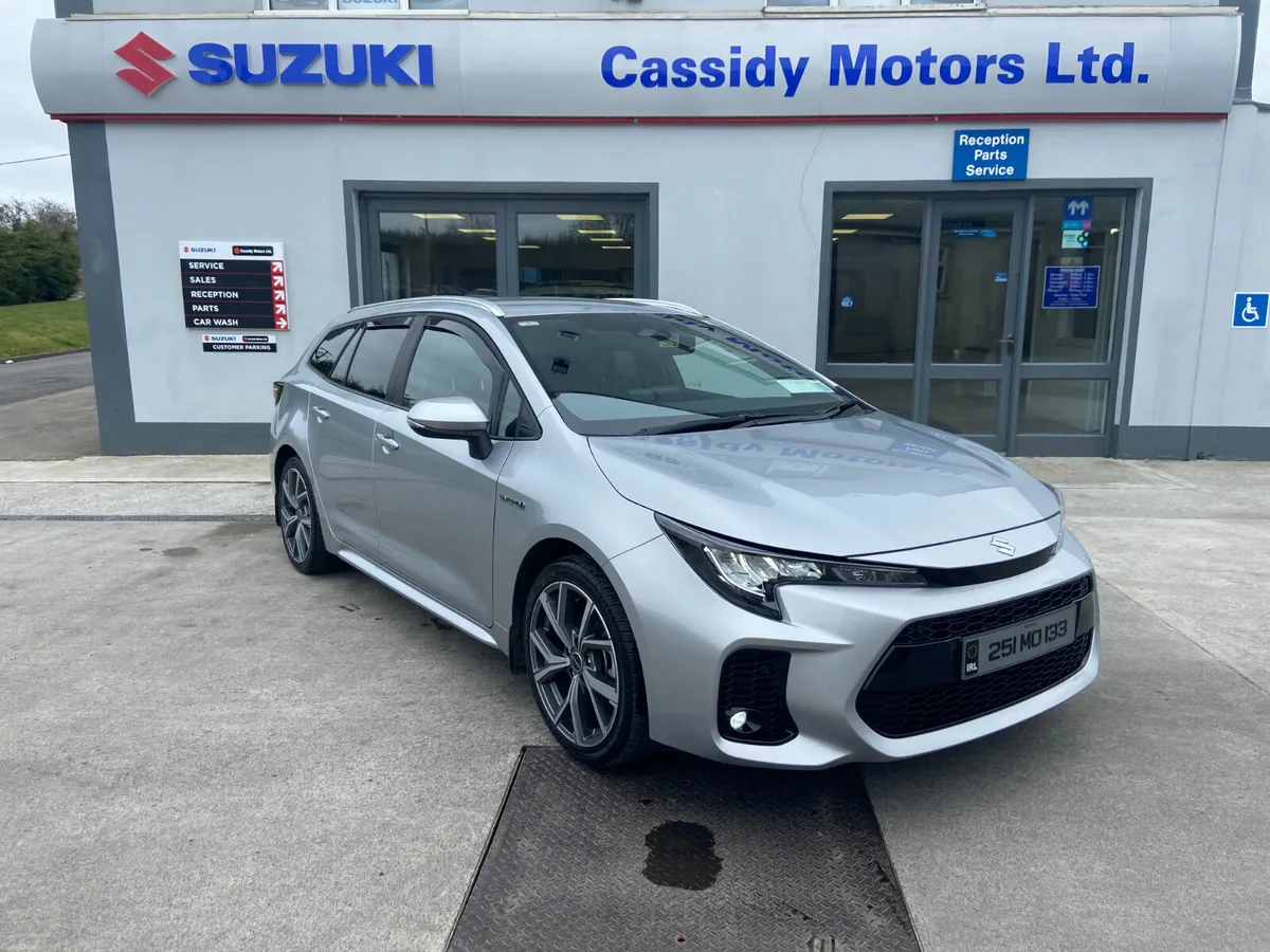 Suzuki Swace 1.8 Hybrid SZ-T CVT - Image 2