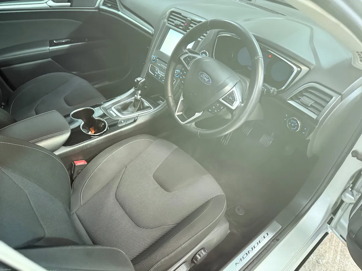 Ford Mondeo 2015. 2.0TDCI  TITANIUM - Image 4
