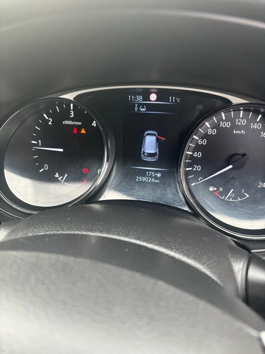 2016 Nissan XTrail 7 seater 4wd - Image 4