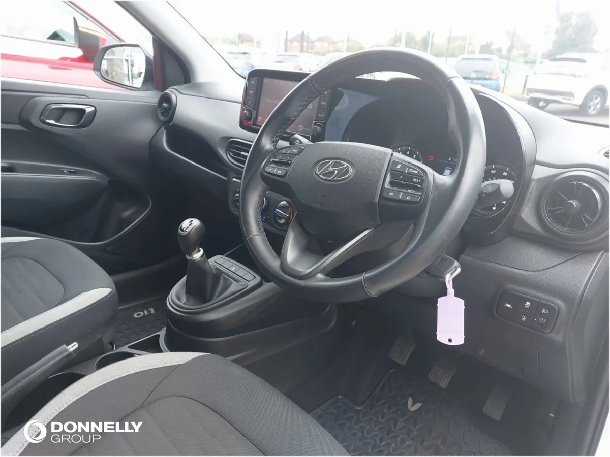 Hyundai i10 Hatchback SE Connect - Image 4