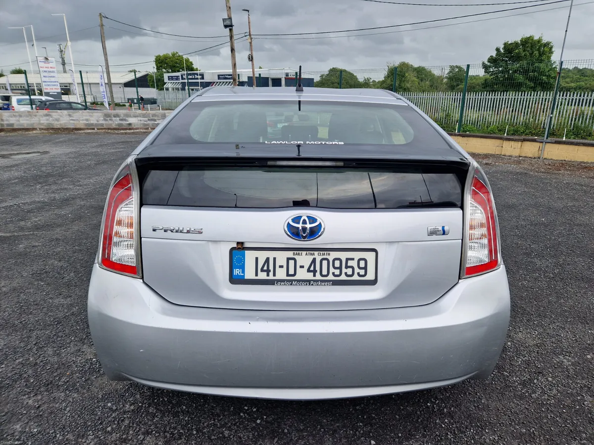 2014 Toyota Prius 1.8 VVTI Hybrid - Image 4