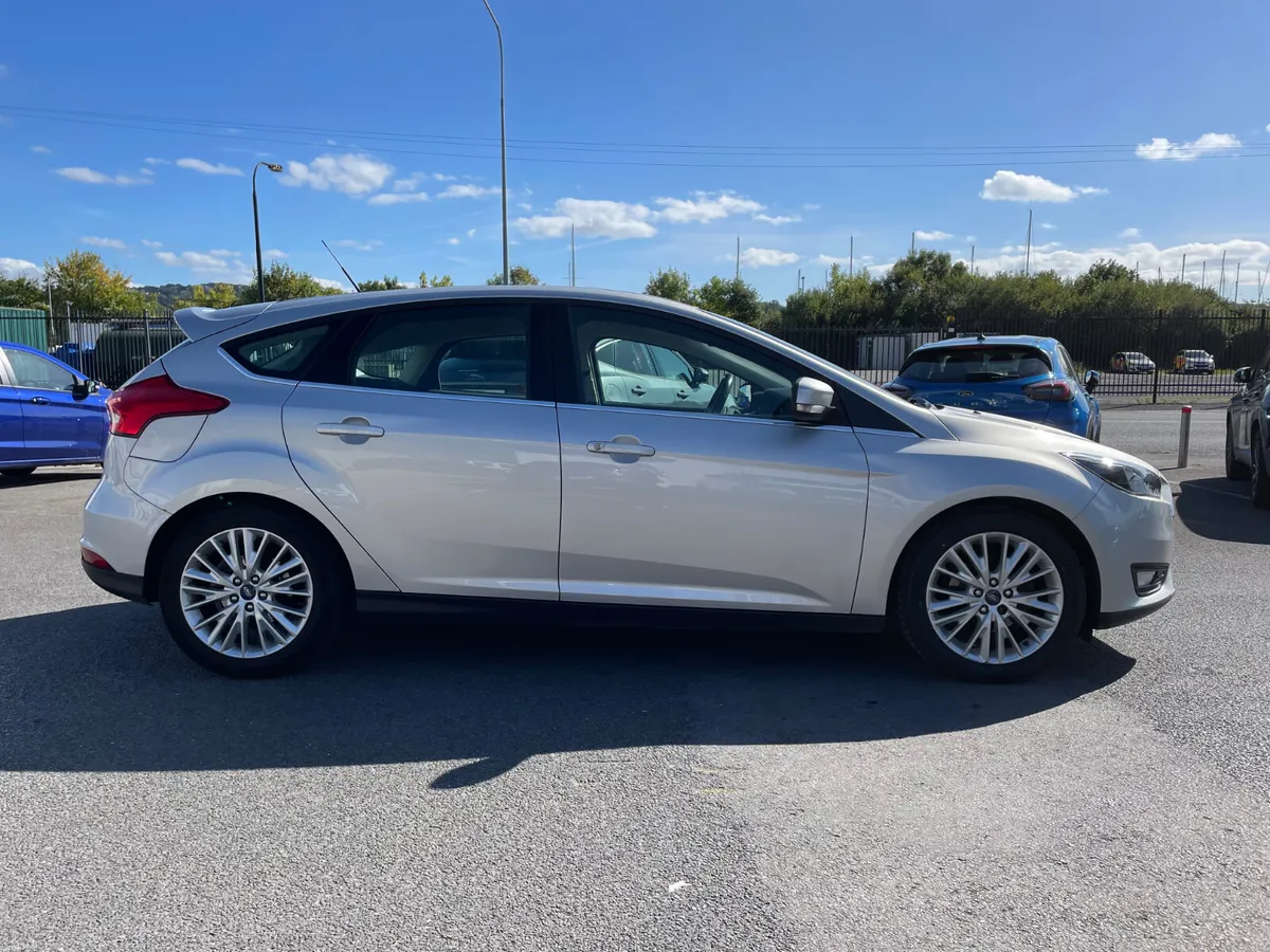 Ford Focus Zetec 1.0 Petrol - Image 2