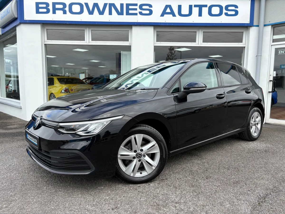 2023 Volkswagen Golf Life 1.0L - Image 1