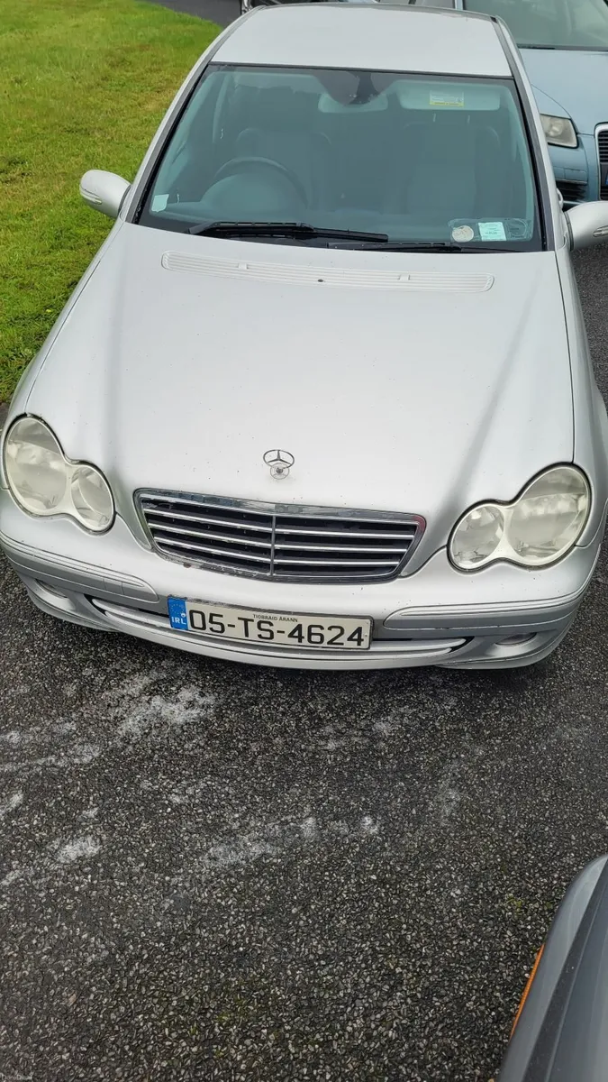 Mercedes-Benz C-Class 2005 for parts - Image 4
