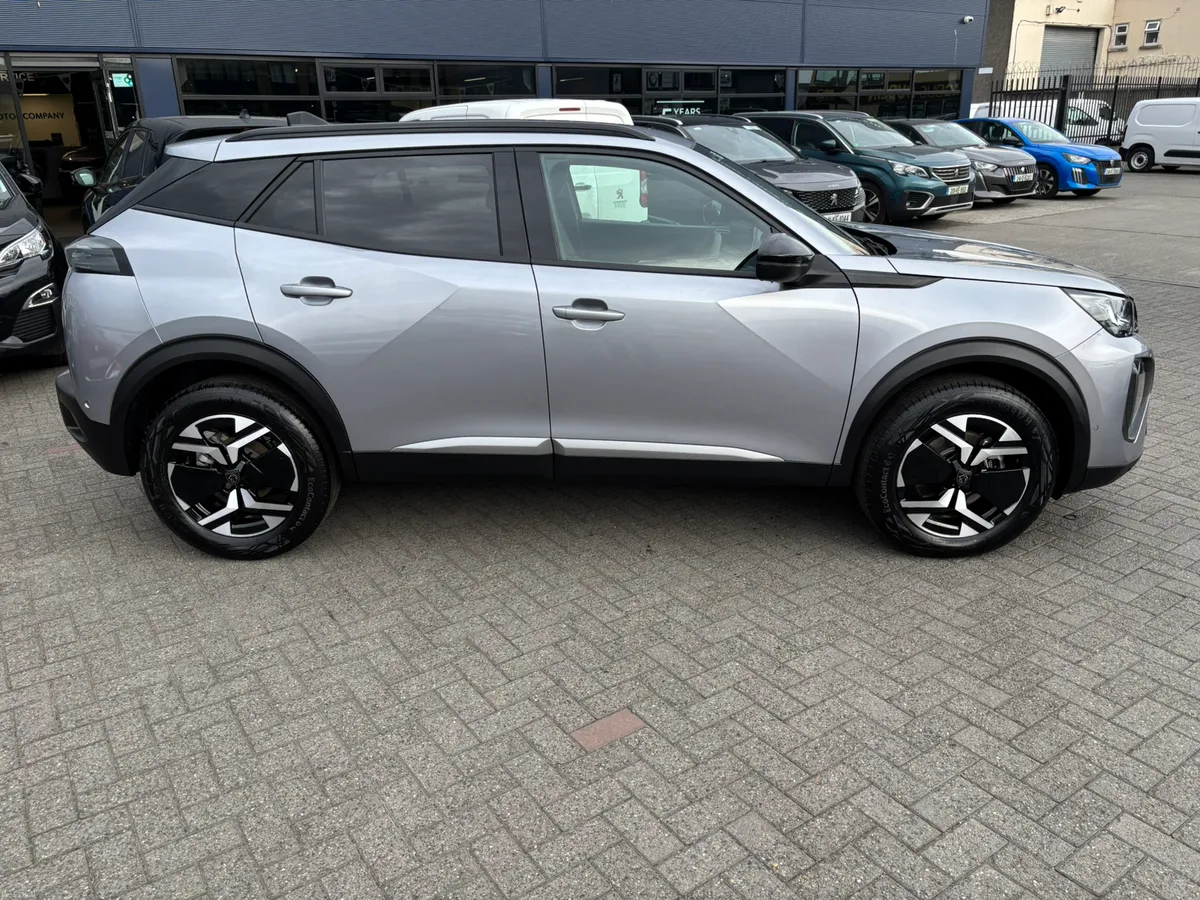 NEW Peugeot 2008 hybrid - Image 2