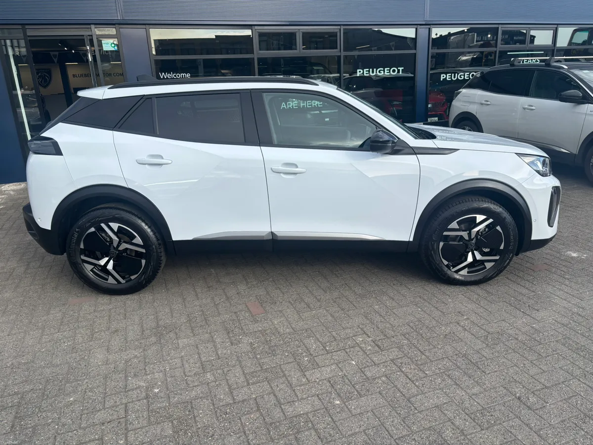 NEW Peugeot 2008 hybrid - Image 3