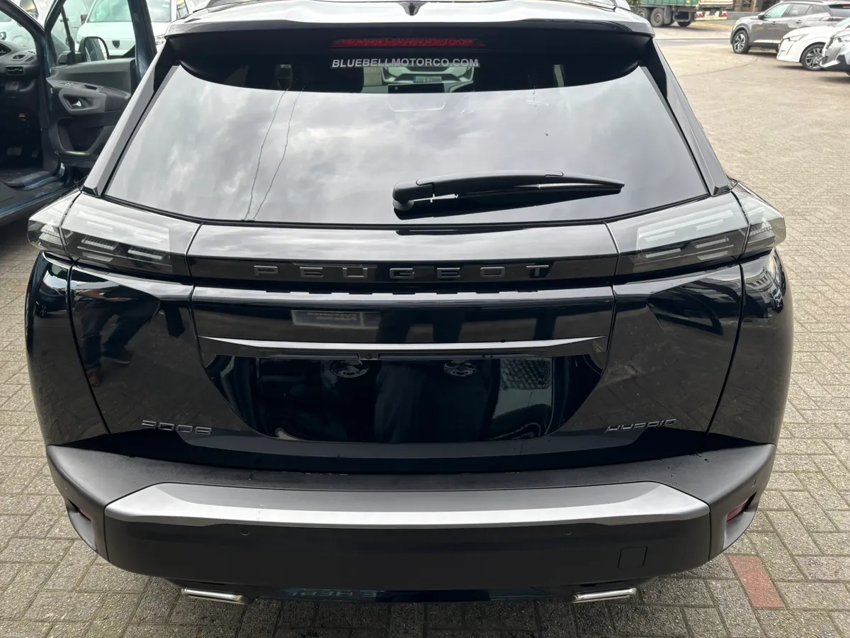 NEW Peugeot 2008 hybrid - Image 4
