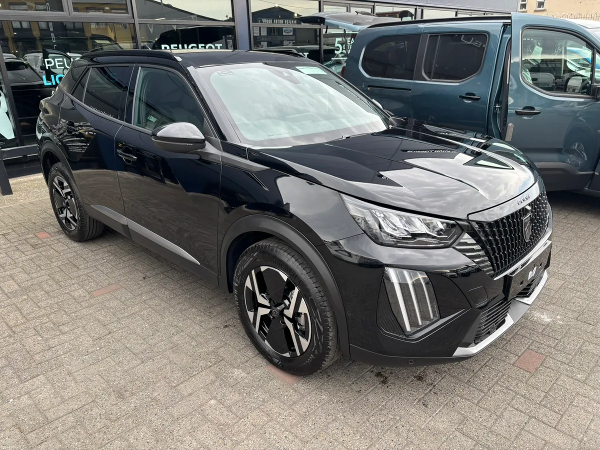 NEW Peugeot 2008 hybrid - Image 1