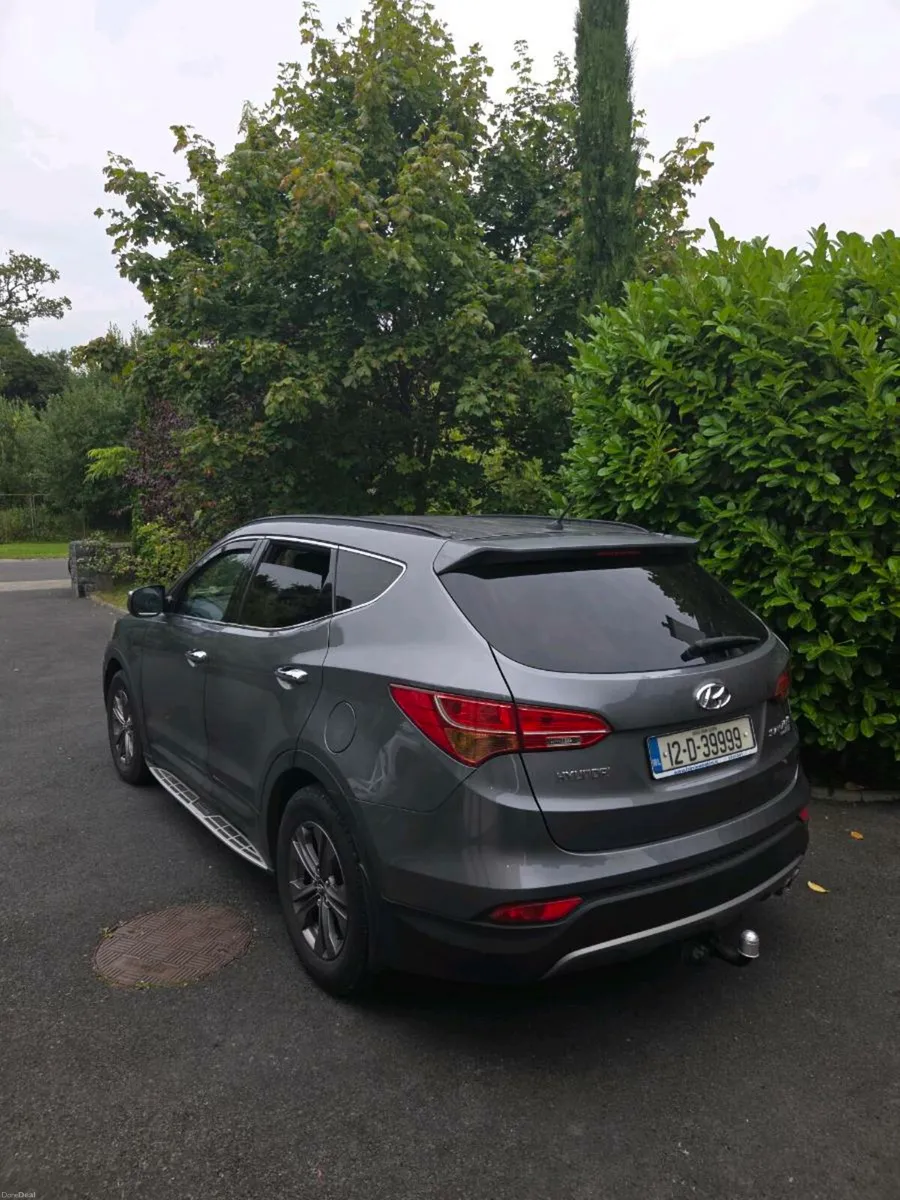 Hyundai santa fe 4wd clean.  13 months nct - Image 4