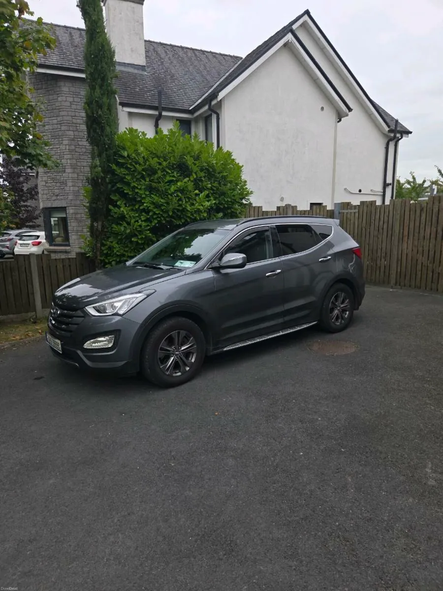 Hyundai santa fe 4wd clean.  13 months nct - Image 1