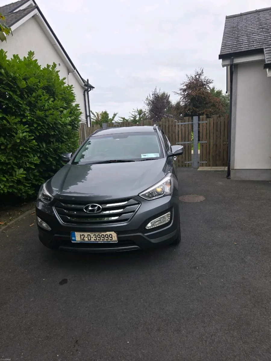 Hyundai santa fe 4wd clean.  13 months nct - Image 2