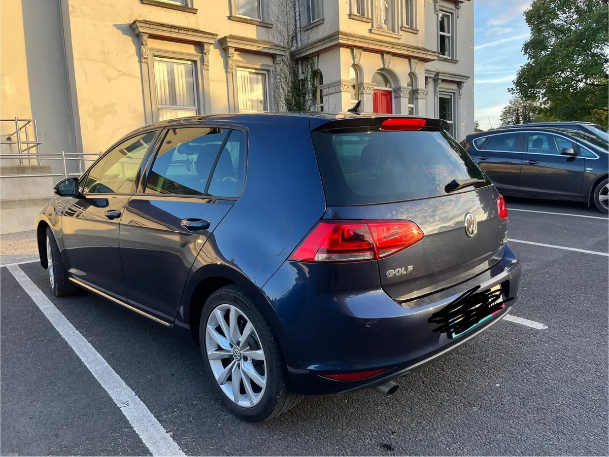 Volkswagen Golf 2016 *Highline trim* - Image 2