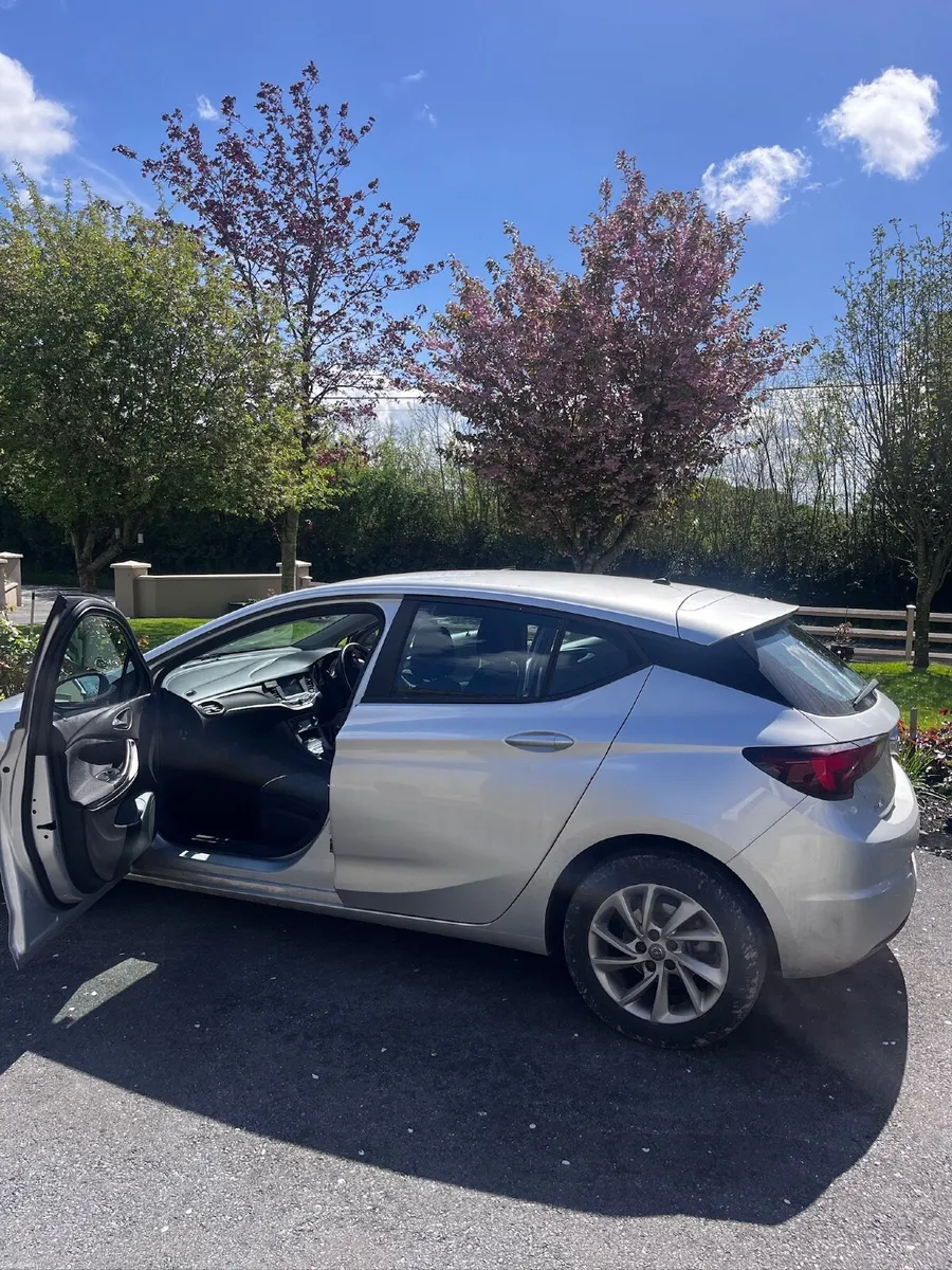 Opel Astra 2021 - Image 4