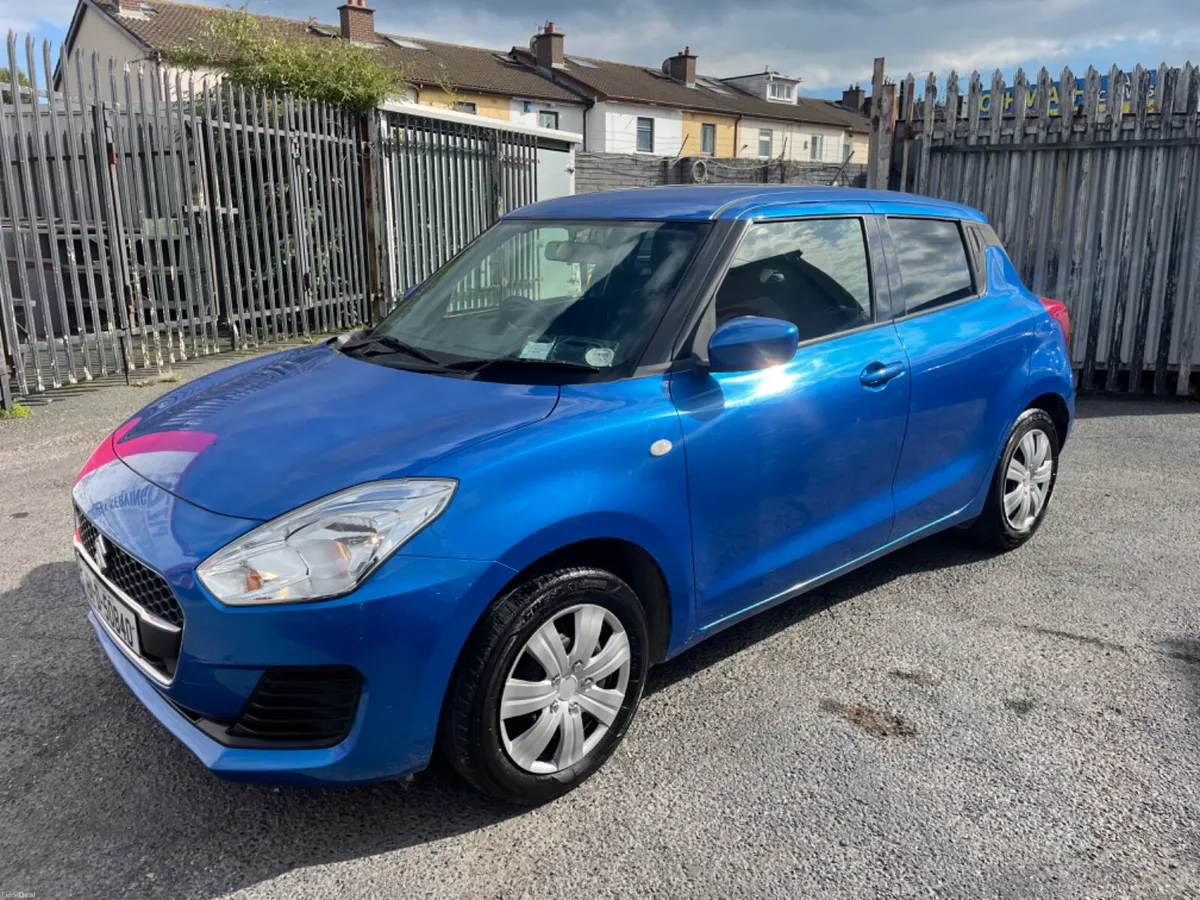 Suzuki Swift 2018 auto like new - Image 4