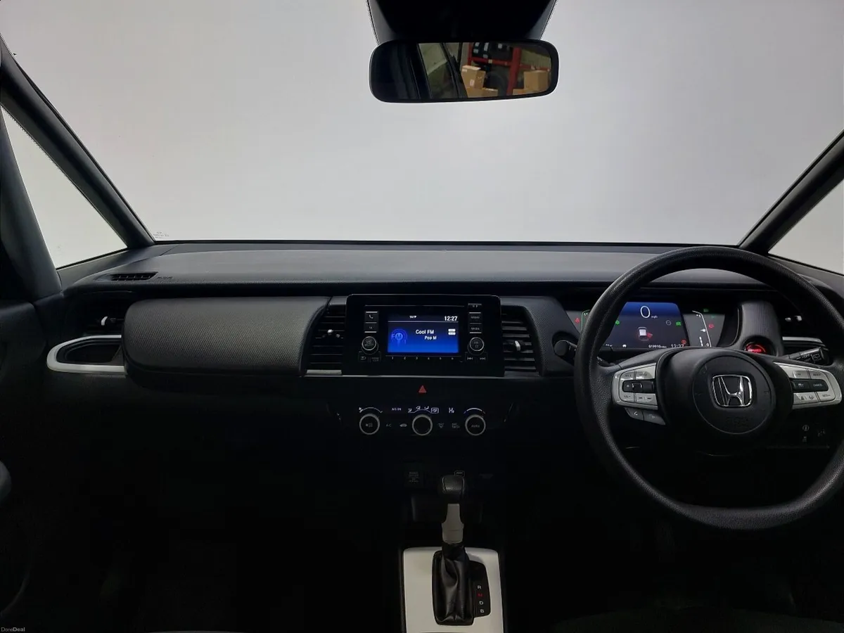 Honda Jazz Hatchback SE - Image 4