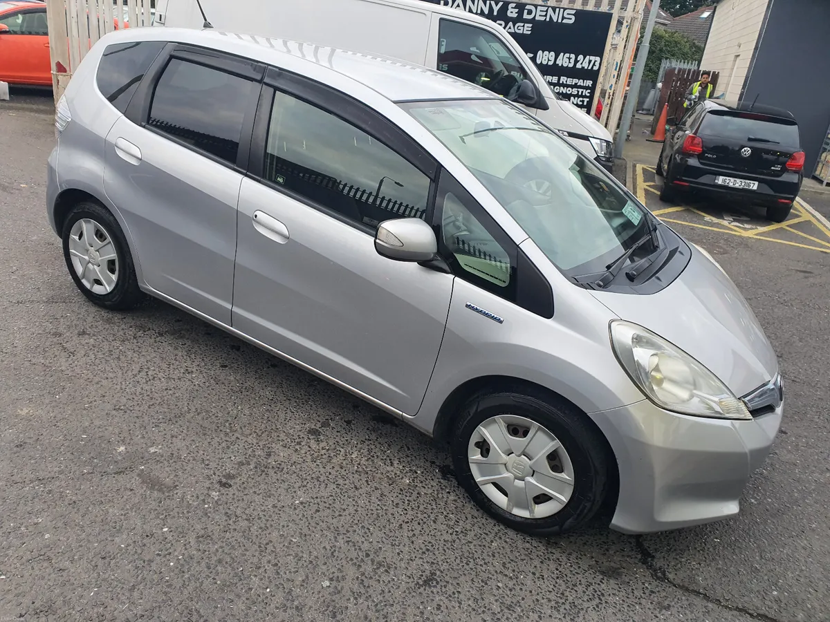 Honda Fit 2012 hybrid nct and tax - Image 1