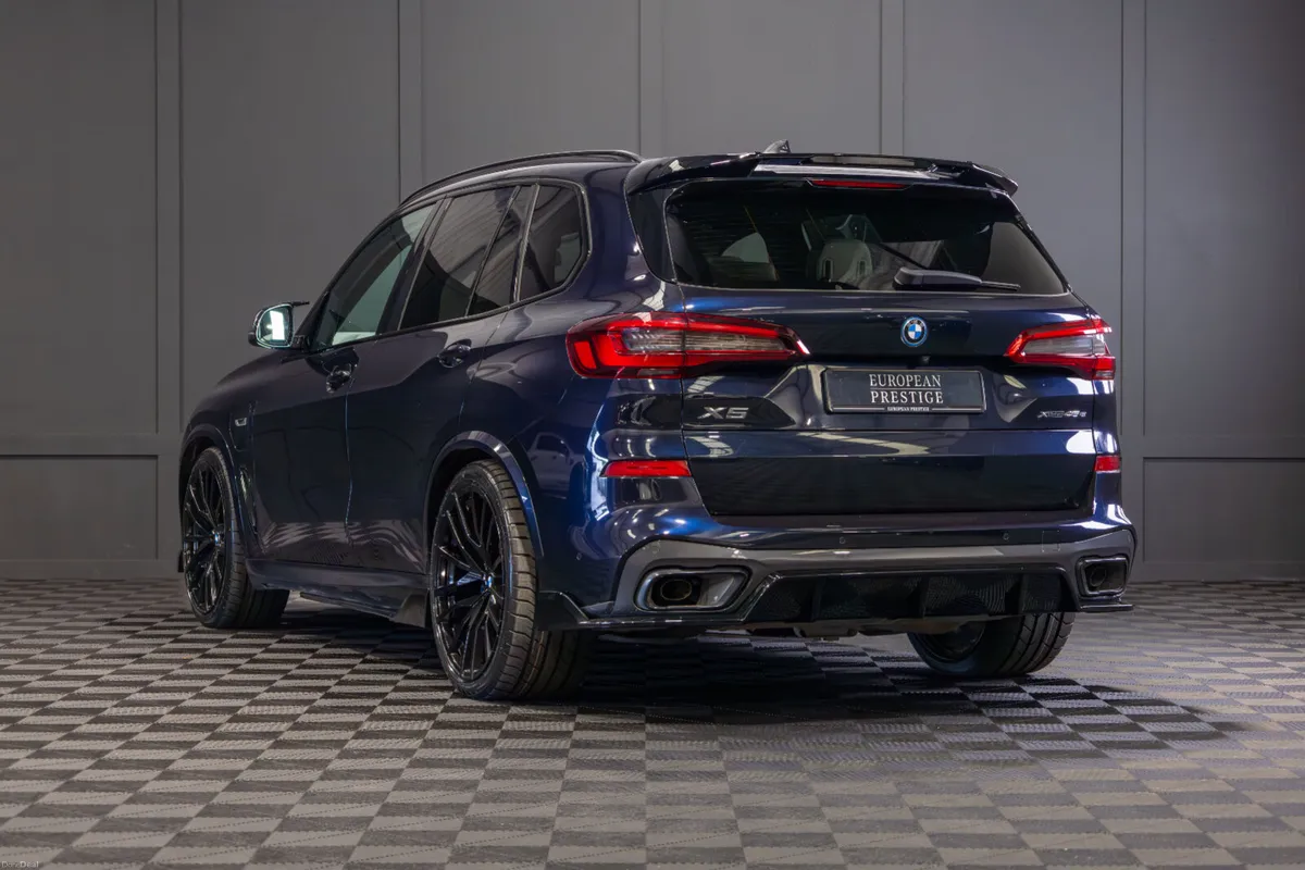 222 BMW X5 X-Drive 45e M-Sport - Image 4
