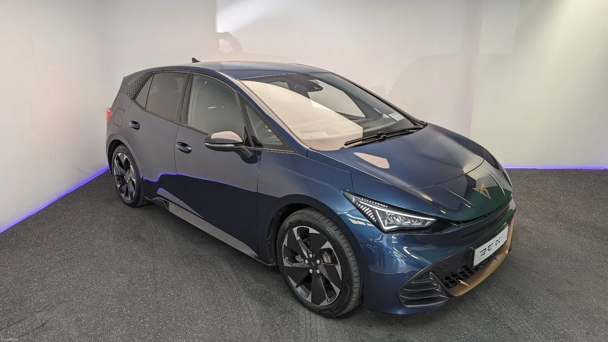 Cupra Born V2  Head-Up Display  19" Alloys - Image 1