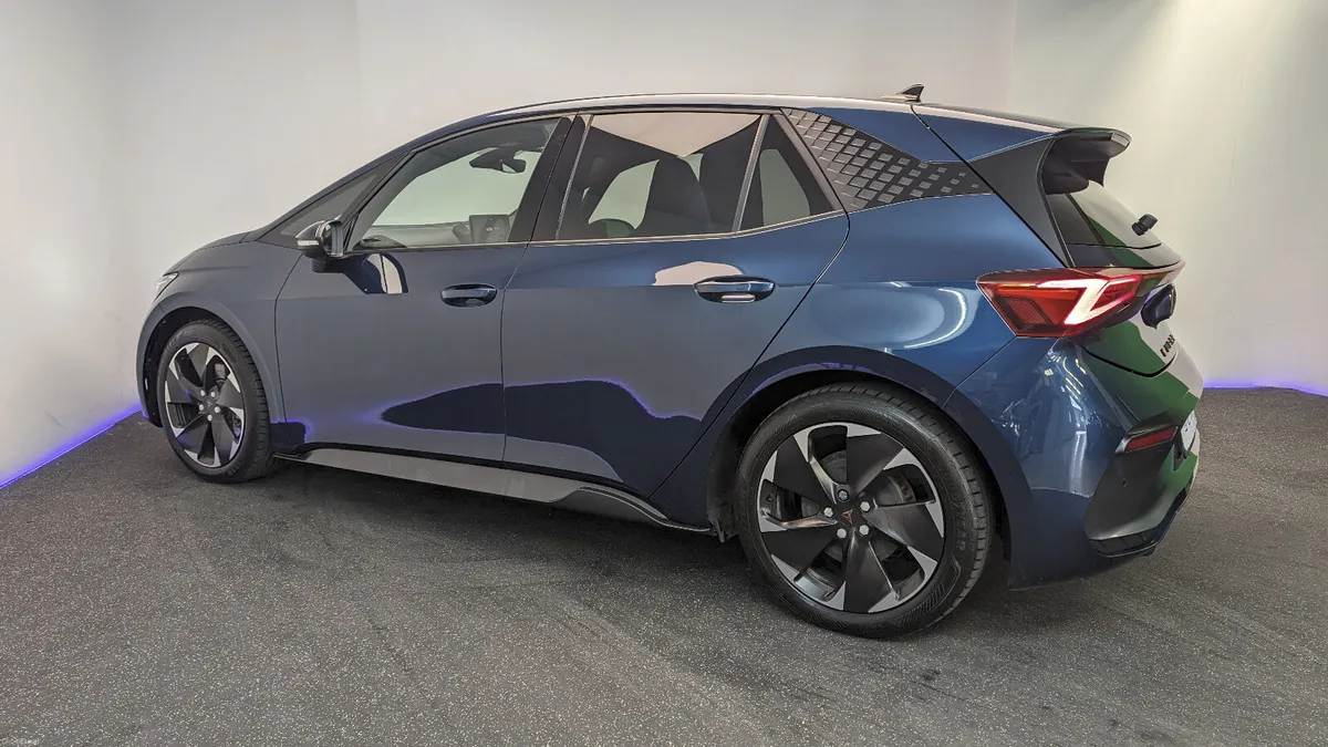 Cupra Born V2  Head-Up Display  19" Alloys - Image 3