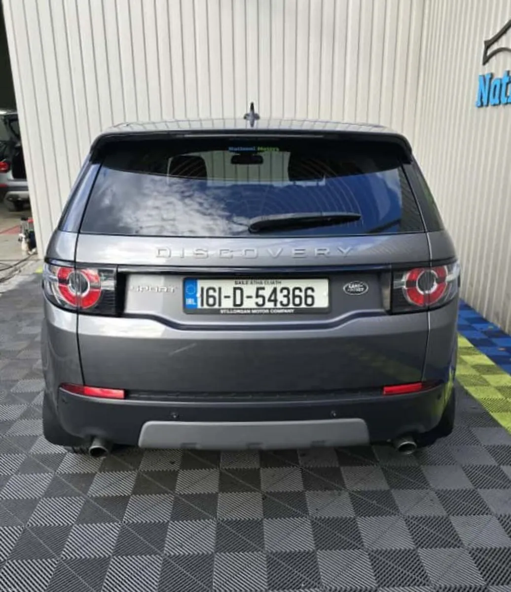 2016 Discovery Sport 2.0 TD4 AUTO SE 7 Seat - Image 4