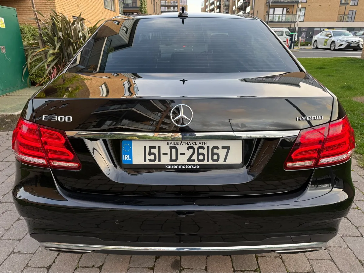 Mercedes-Benz E300 2015 - Image 4