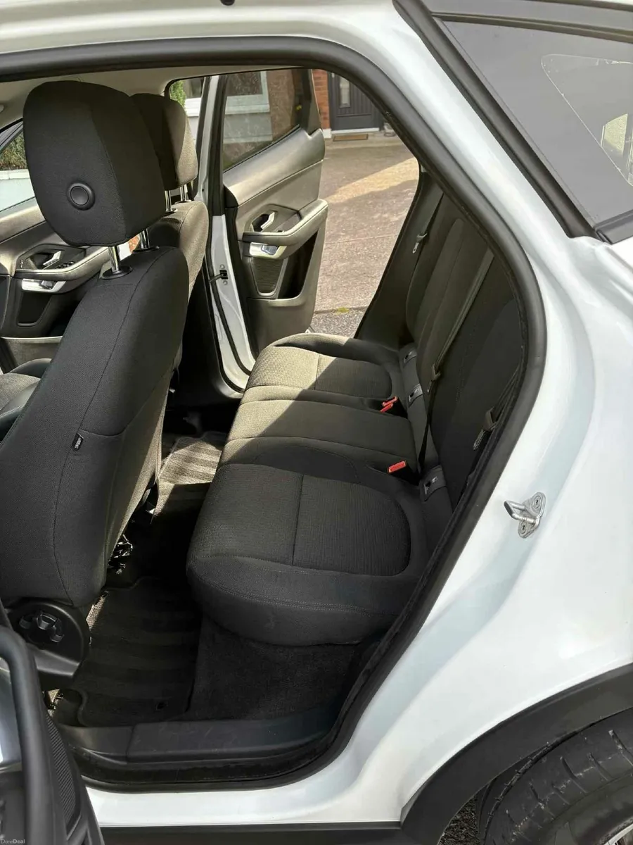 Jaguar E-Pace 2018 - Image 2