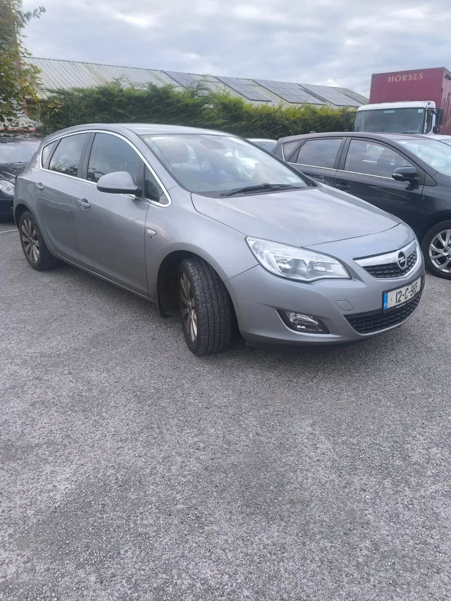 12 Opel Astra  1.3 cdti - Image 1