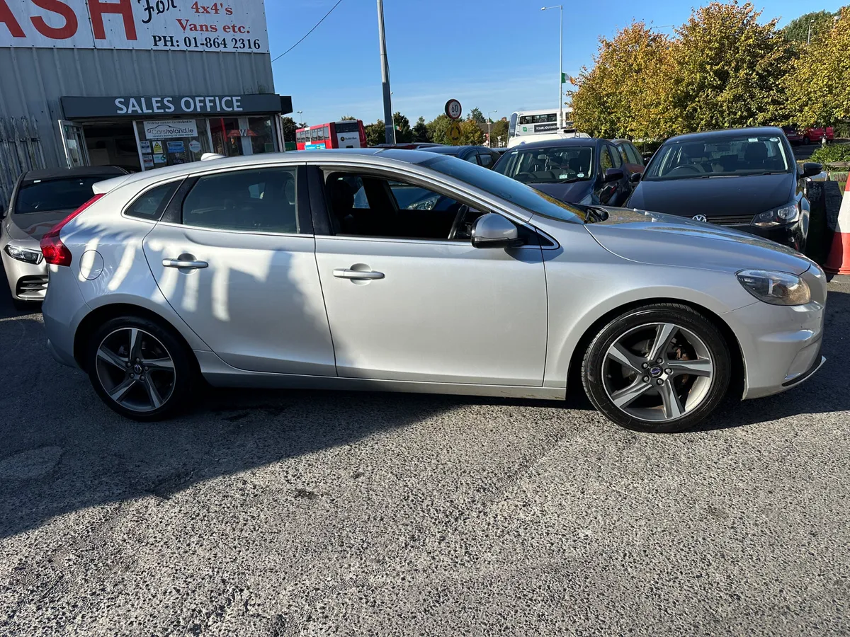 Volvo V40 1.6 Diesel NCT TAX ALLOY WHEELS - Image 4