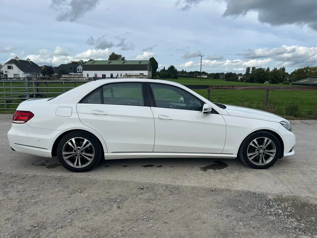 2014 MERC E300 - Image 2