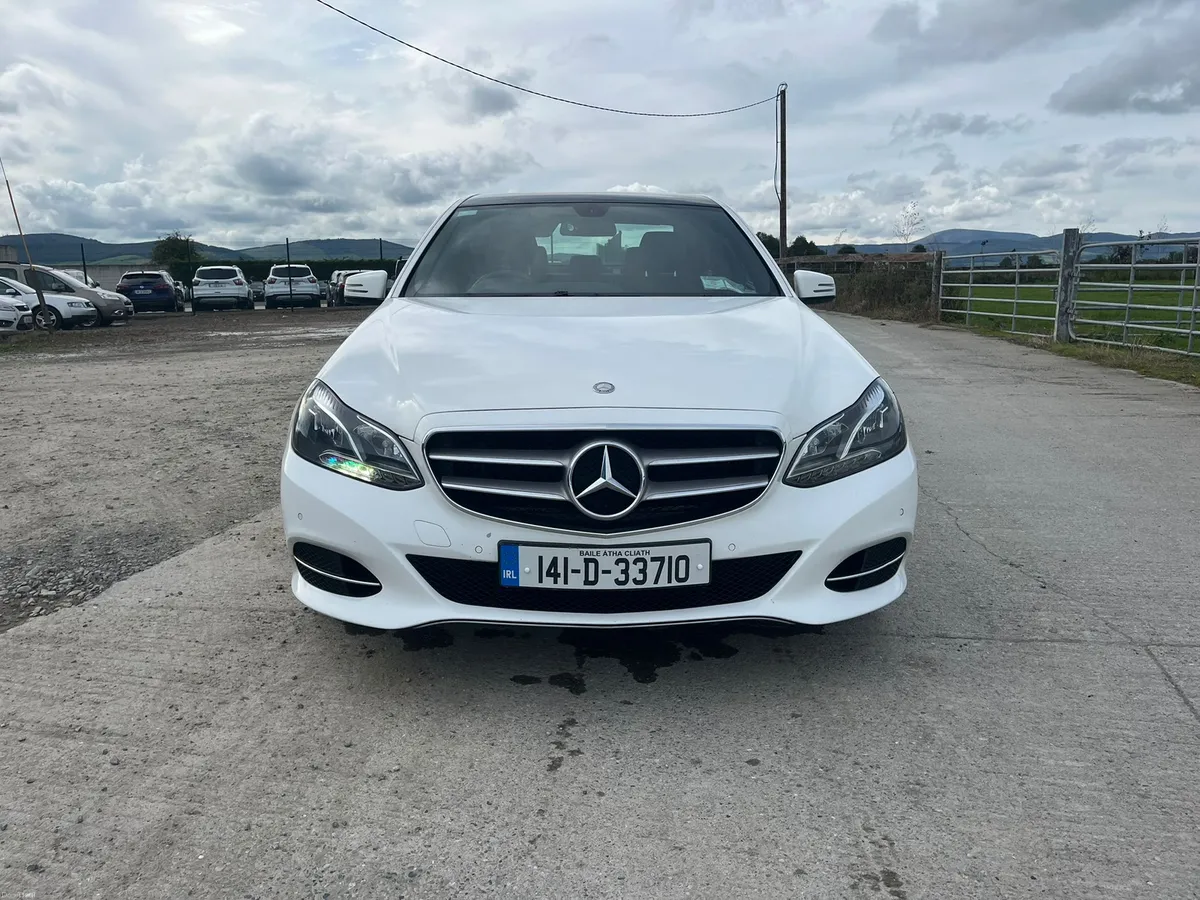 2014 MERC E300 - Image 4