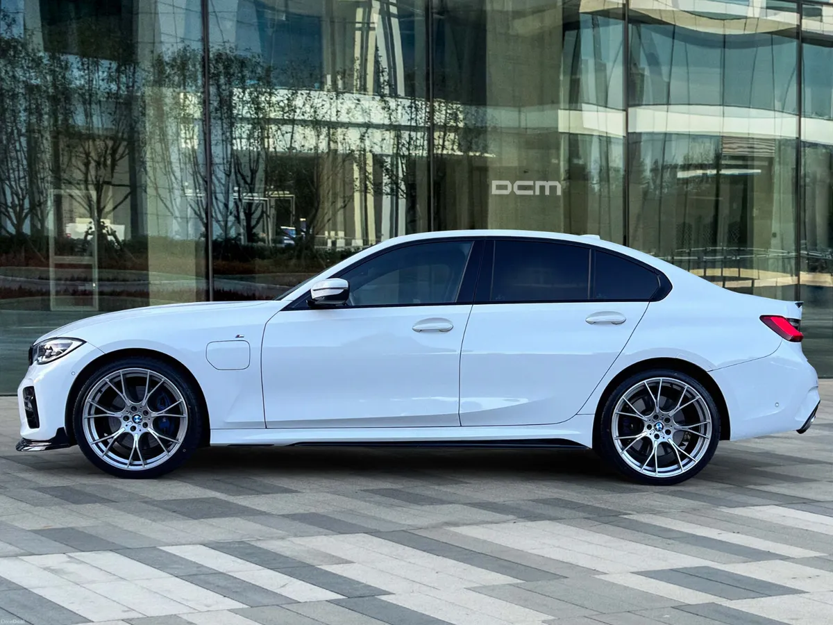 BMW 330e G20 M Sport iPerformance - Image 4