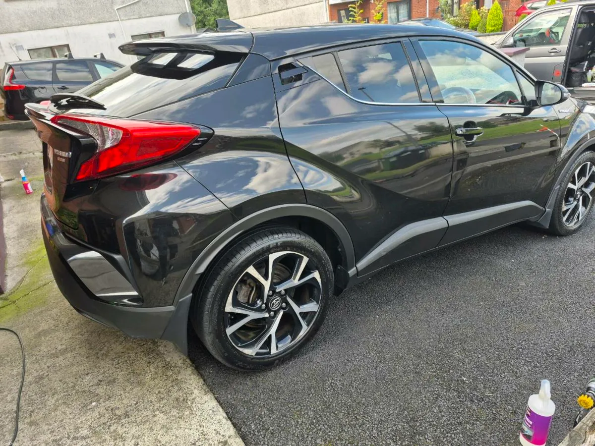 Toyota c-hr hybrid sport - Image 2