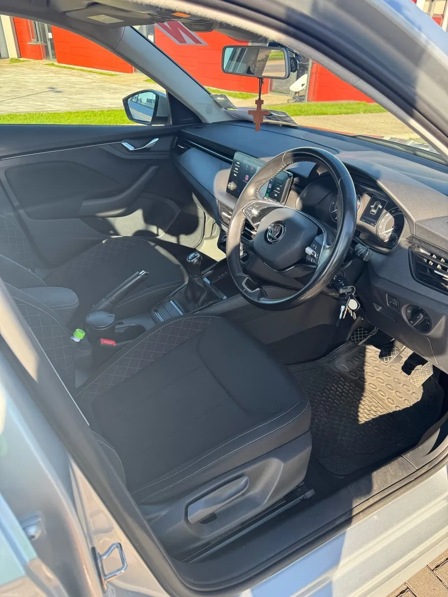 SKODA KAMIQ AMBITION 1.0P TSI 110HP 5DR - Image 4