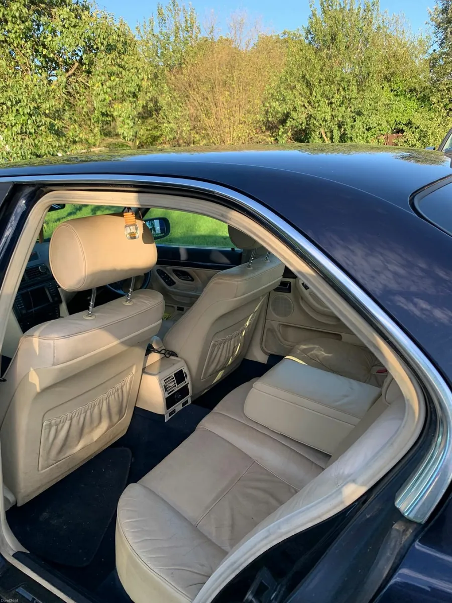 BMW 7 Series - Image 6
