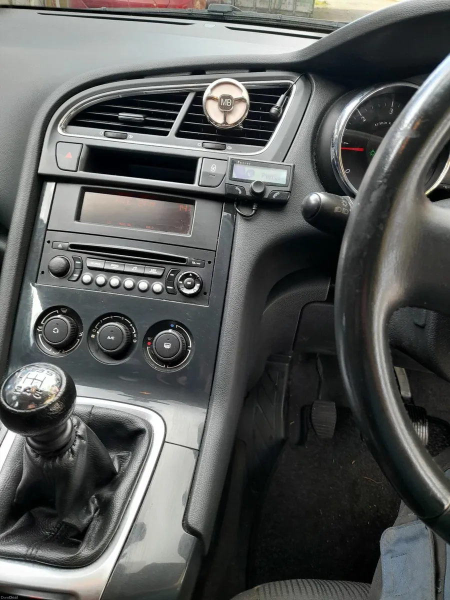 Peugeot 5008 2013 - Image 3